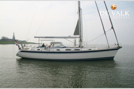 HALLBERG RASSY 54