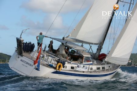 HALLBERG RASSY 54