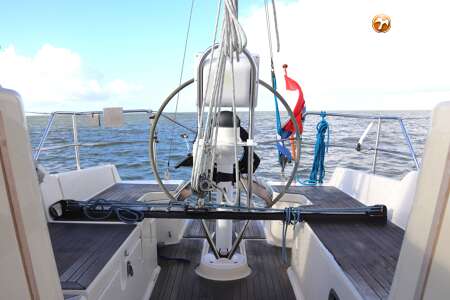HANSE 371