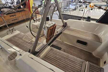 HANSE 371