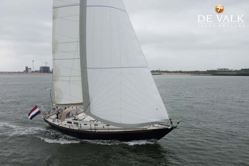 HINCKLEY SOU'WESTER 52