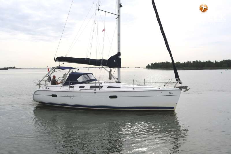 Hunter 36 Legend Sailing Yacht For Sale De Valk Yacht Broker