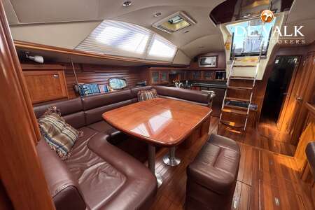 HUNTER 50 CENTER COCKPIT