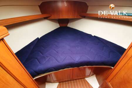 Hunter Legend 36 Sailing Yacht For Sale De Valk Yacht Broker