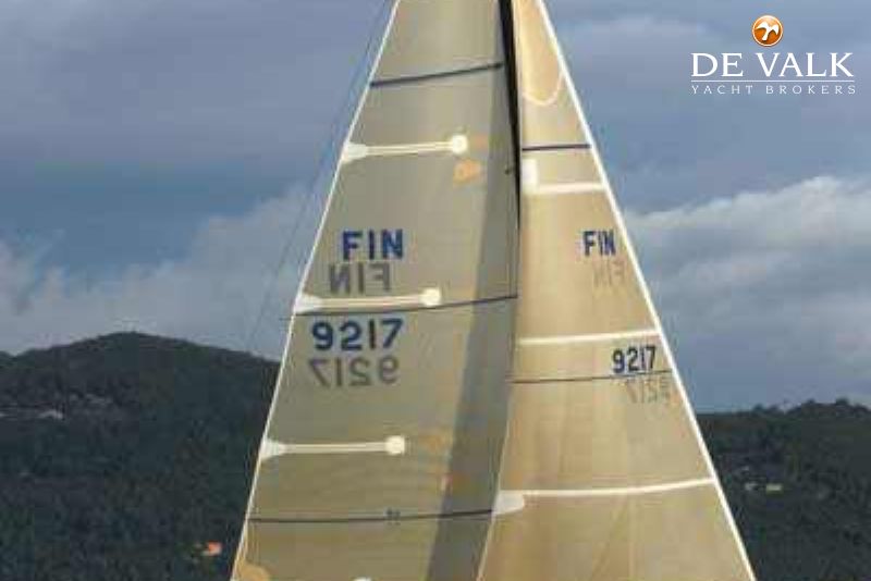 J BOATS J/125