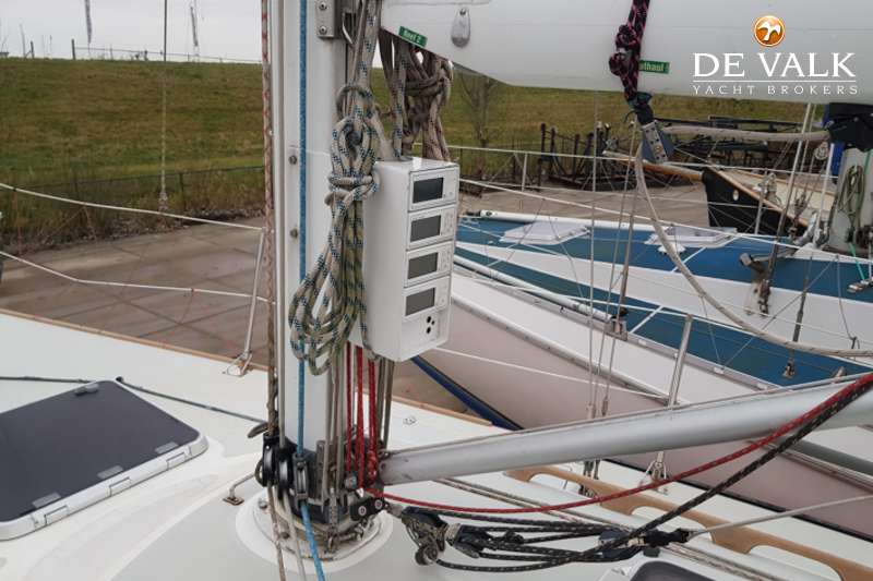 J BOATS J/33 sailing yacht for sale De Valk Yacht broker