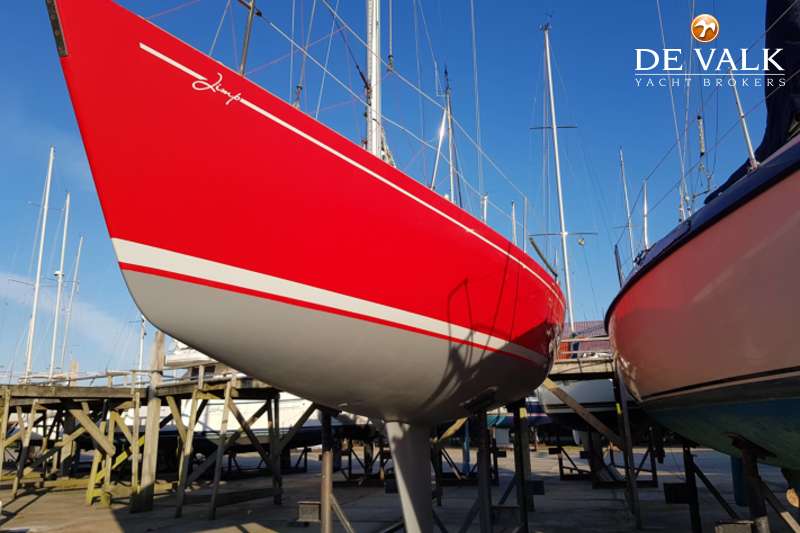 J BOATS J/33 sailing yacht for sale De Valk Yacht broker