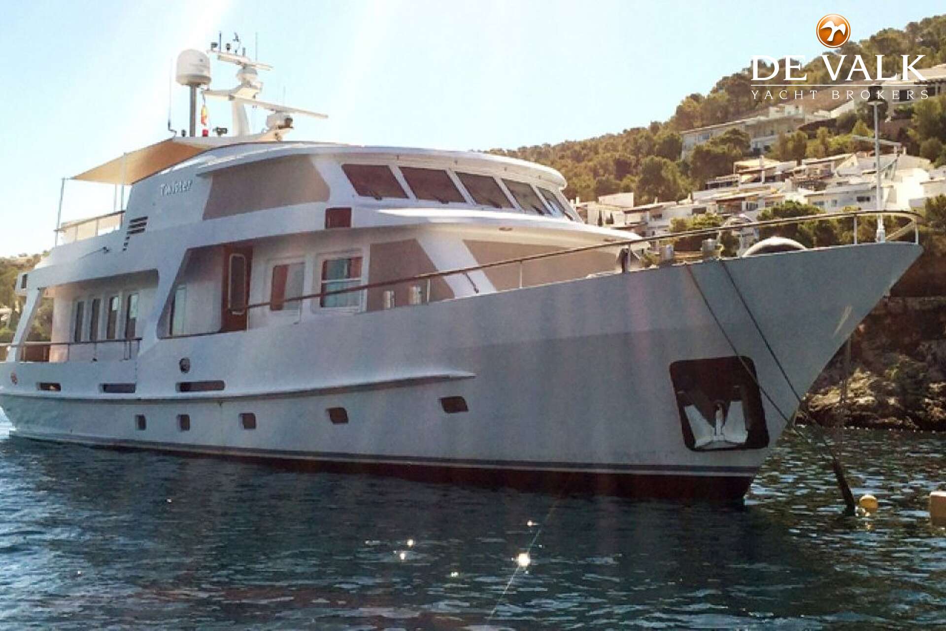 KEMPERS 2200 motor yacht for sale De Valk Yacht broker