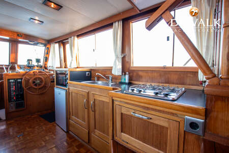 KING TRAWLER 39