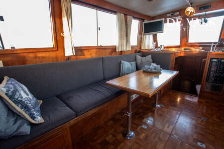KING TRAWLER 39