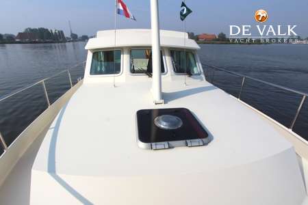 LINSSEN 29.9 SEDAN