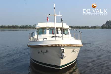 LINSSEN 29.9 SEDAN