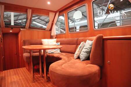 LINSSEN GRAND STURDY 380 SEDAN