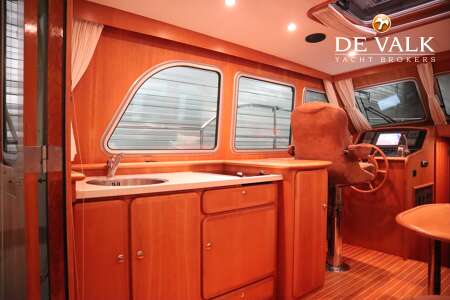 LINSSEN GRAND STURDY 380 SEDAN