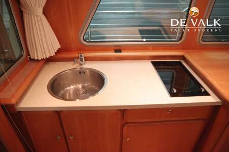 LINSSEN GRAND STURDY 380 SEDAN