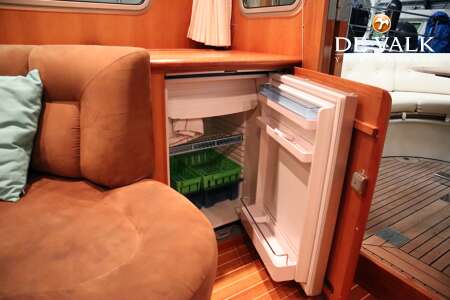 LINSSEN GRAND STURDY 380 SEDAN