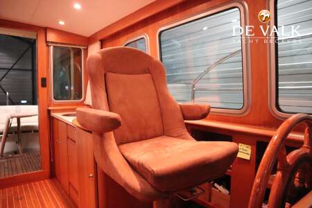 LINSSEN GRAND STURDY 380 SEDAN