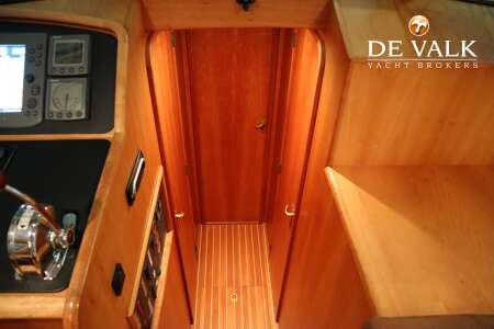 LINSSEN GRAND STURDY 380 SEDAN