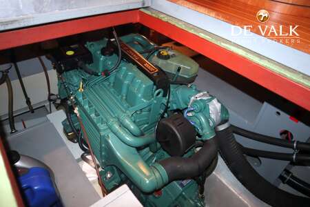 LINSSEN GRAND STURDY 380 SEDAN