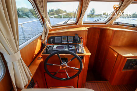 LINSSEN GRAND STURDY 33.9 SEDAN