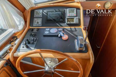 LINSSEN GRAND STURDY 380 SEDAN