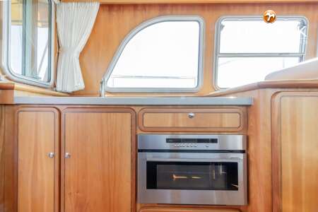 LINSSEN GRAND STURDY 380 SEDAN