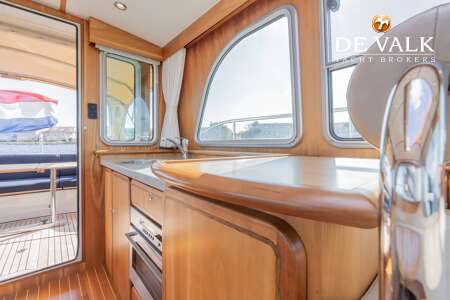 LINSSEN GRAND STURDY 380 SEDAN
