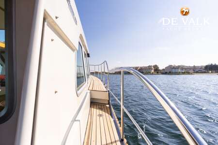 LINSSEN GRAND STURDY 380 SEDAN