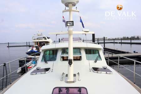 LINSSEN GRAND STURDY 380 SEDAN