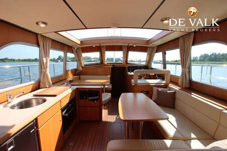 LINSSEN GRAND STURDY 40.9 SEDAN
