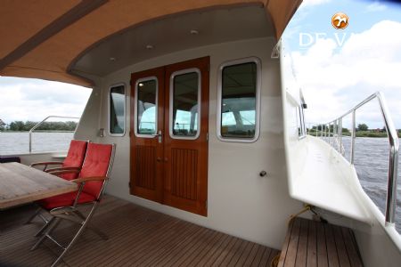 LINSSEN GS 40.9 SEDAN VARIODECK