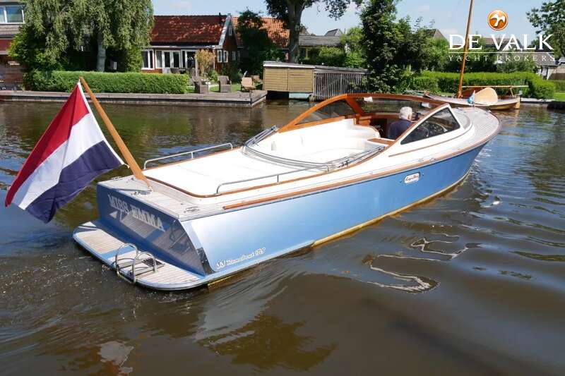 LONG ISLAND 33 RUNABOUT