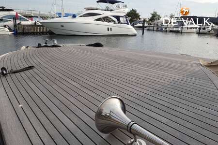 MAGNUM MARINE 38