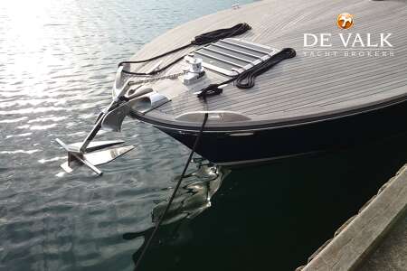 MAGNUM MARINE 38