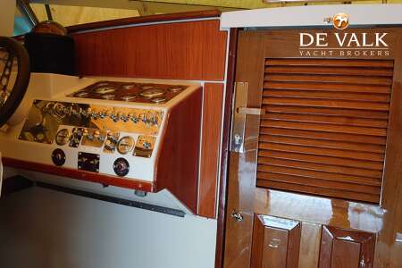 MAGNUM MARINE 38