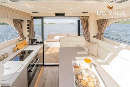 MAXIMA 37