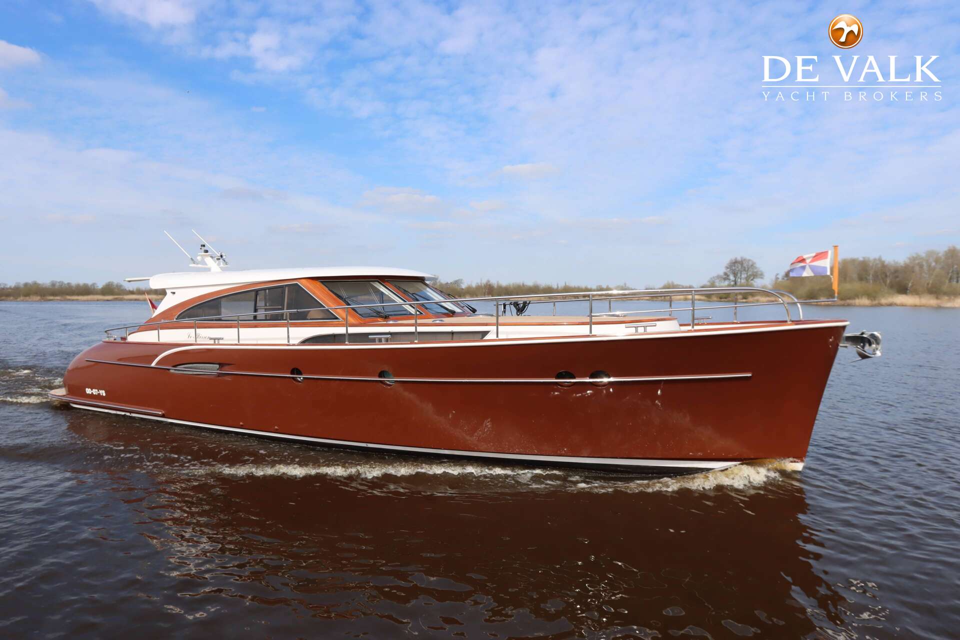MULDER FAVORITE 1500 motor yacht for sale De Valk Yacht broker