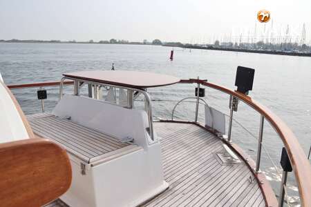 NAUTICAT 33
