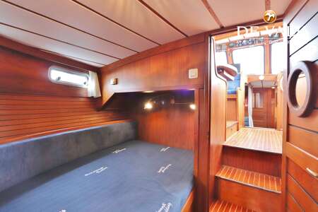 NAUTICAT 33