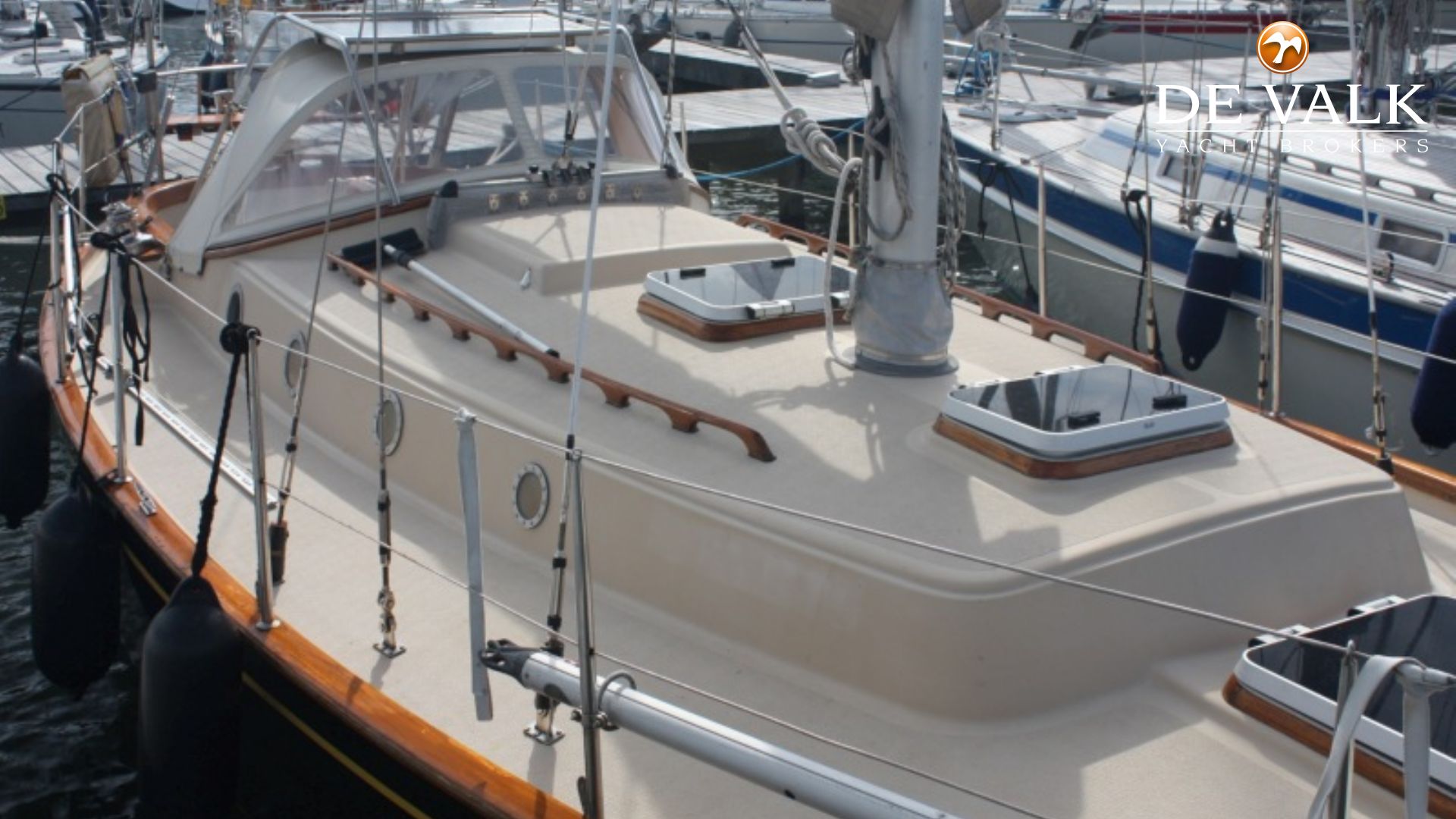 oe 32 yacht for sale