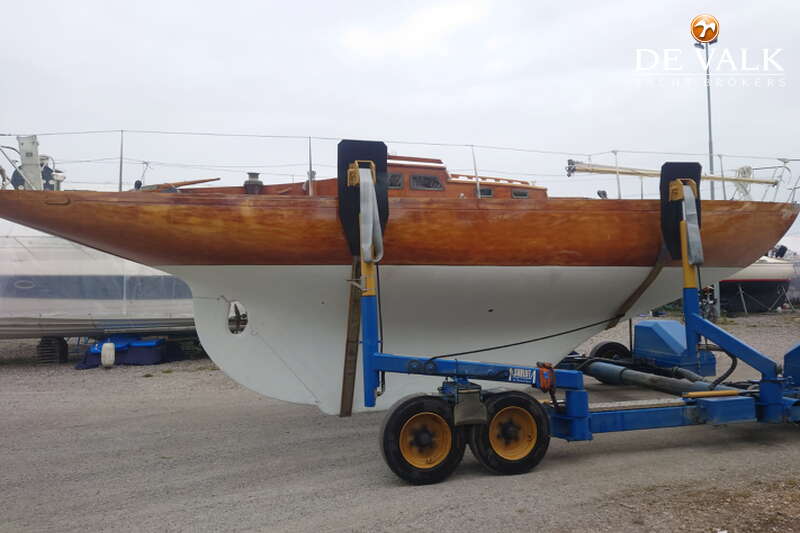ONE OFF CLASSIC SAILING YACHT