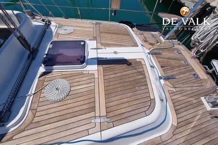 OYSTER 485 DECK SALOON