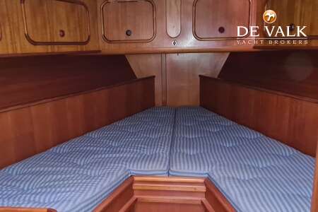 OYSTER 485 DECK SALOON