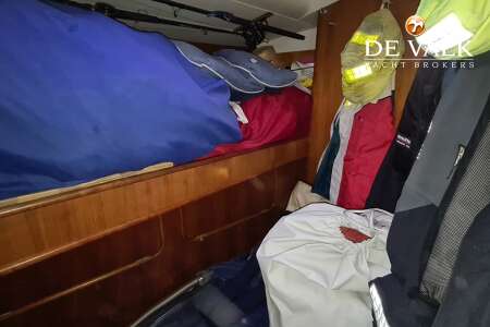 OYSTER 485 DECK SALOON