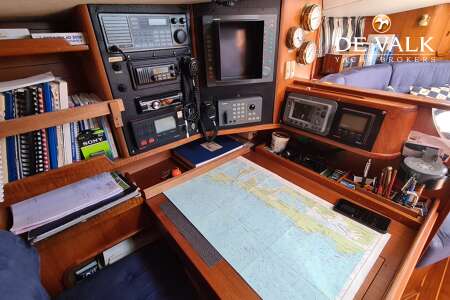 OYSTER 485 DECK SALOON
