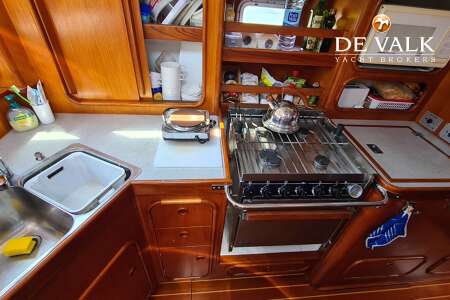 OYSTER 485 DECK SALOON