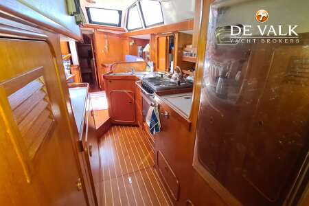 OYSTER 485 DECK SALOON