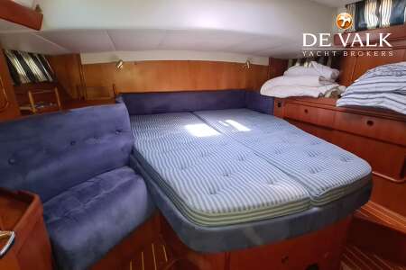 OYSTER 485 DECK SALOON