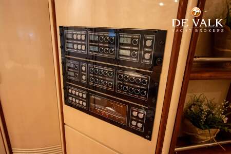PERSHING 65 HT