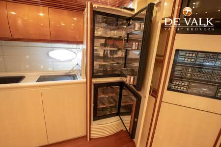 PERSHING 65 HT